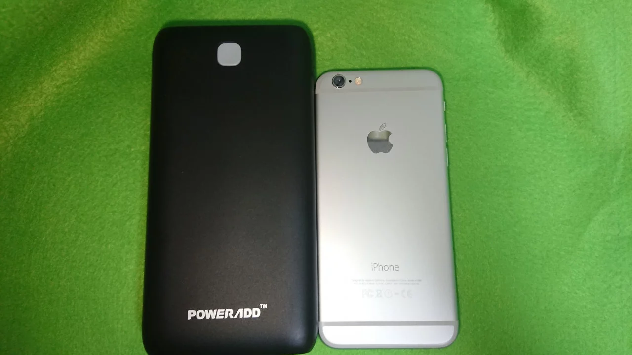 Poweradd Pilot X7 iPhoneとのサイズ比較 縦