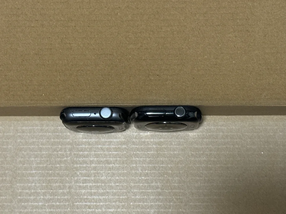 Apple Watch Series 10とApple Watch SEの厚さ比較
