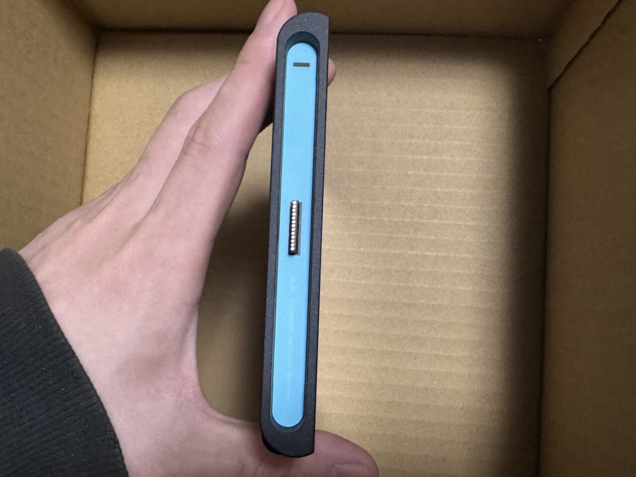 任天堂Switch2の本体-側面左側